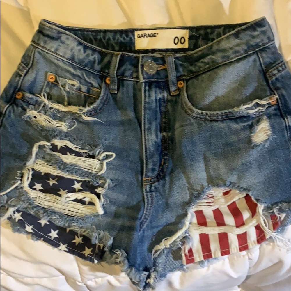 Garage 00 American flag Shorts